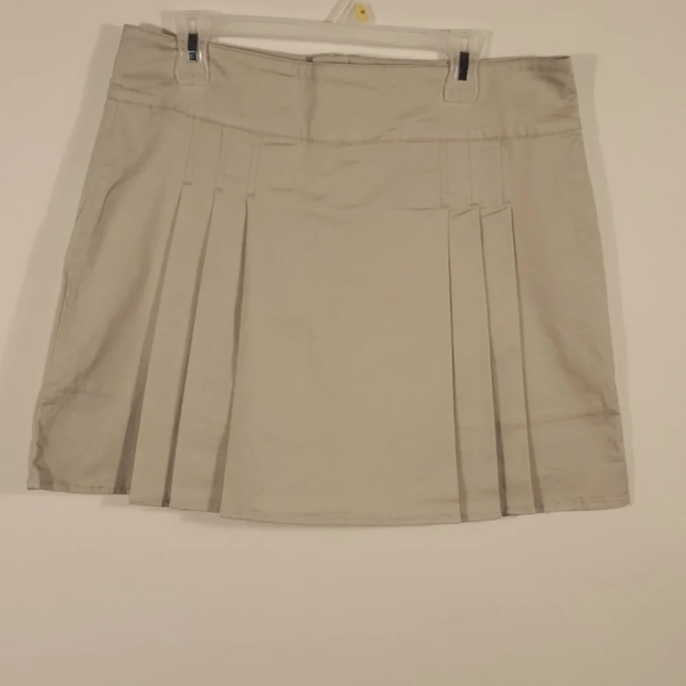 Vesi Lady Tennis skirt light Khaki with shorts Size 10